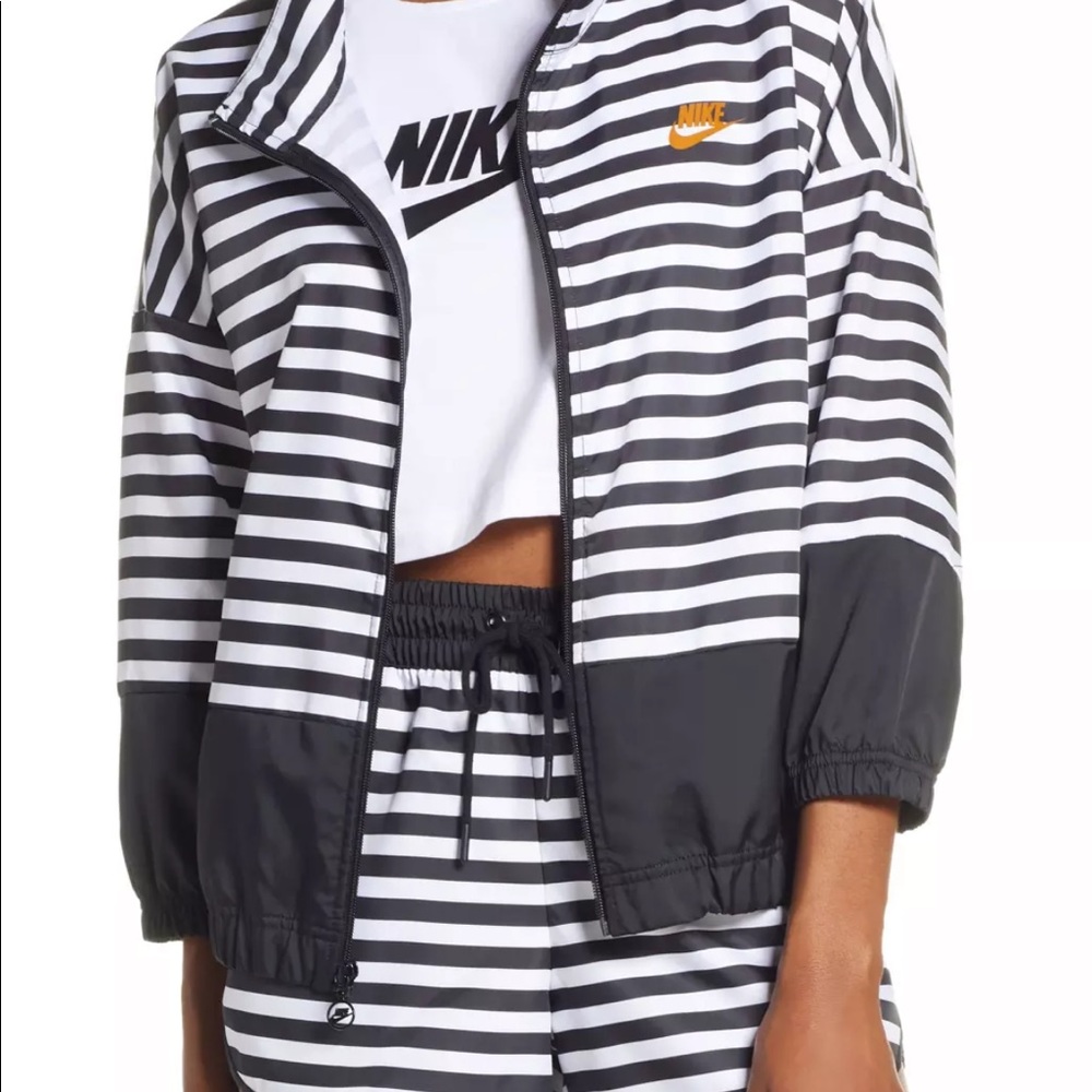 Nike NWT Women's Black/White Stripe Woven Full Zip Jacket